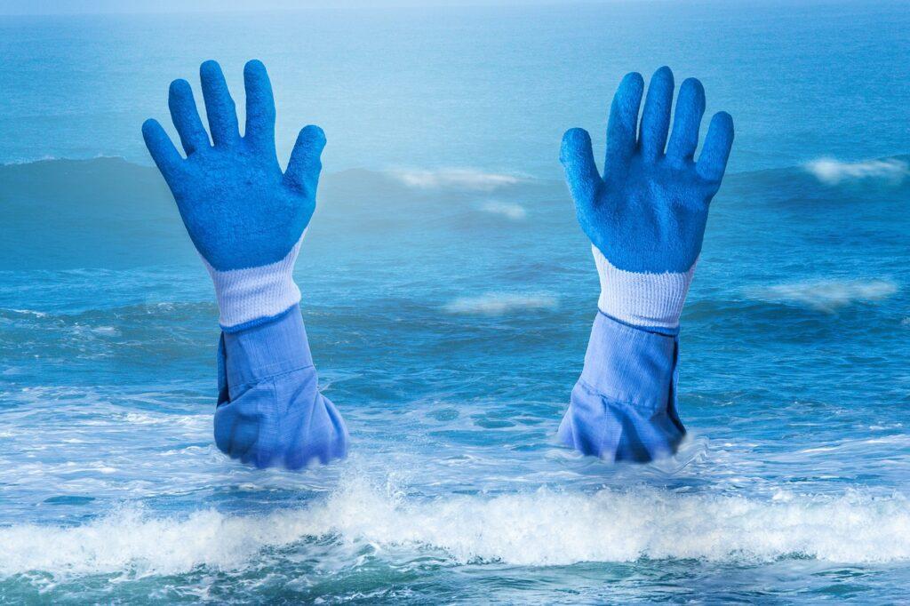 hands, drowning, sea-2805608.jpg